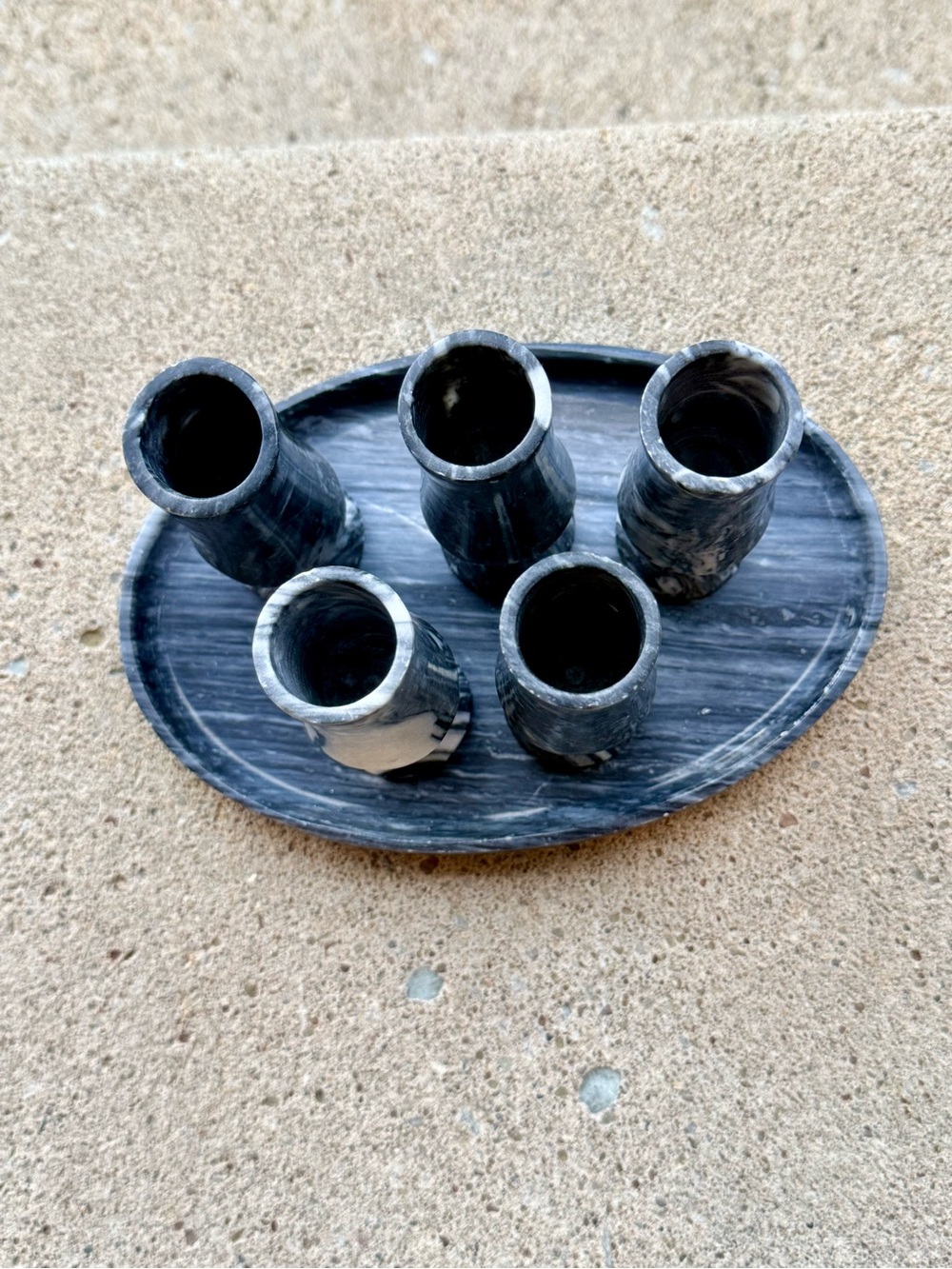 ⚡️SALE⚡️Vintage Handcrafted Onyx Black & White Shot Glass Set with Serving Tray - Picture 4 of 17